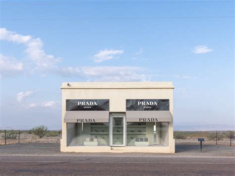 prada desert texas|Prada storefront in marfa Texas.